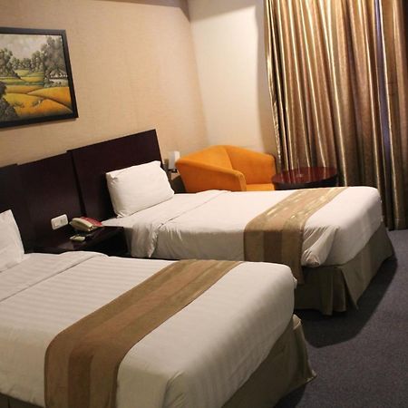 Asialink Premier Karawang Εξωτερικό φωτογραφία