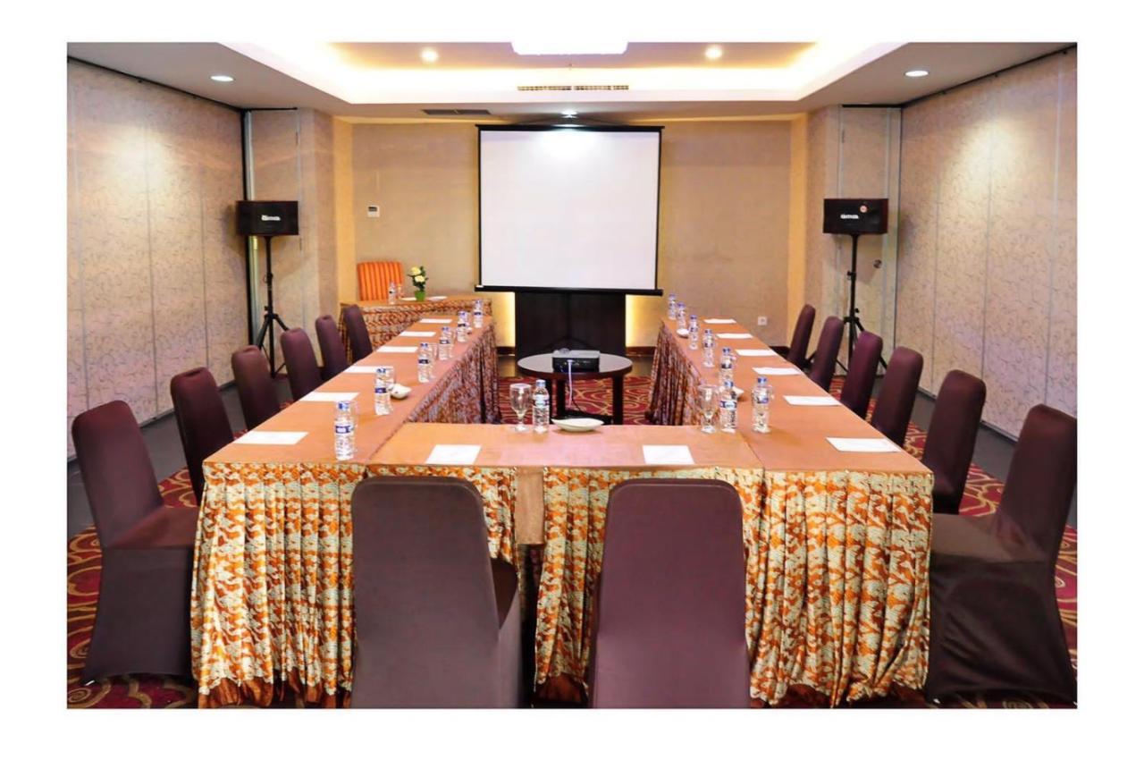 Asialink Premier Karawang Εξωτερικό φωτογραφία