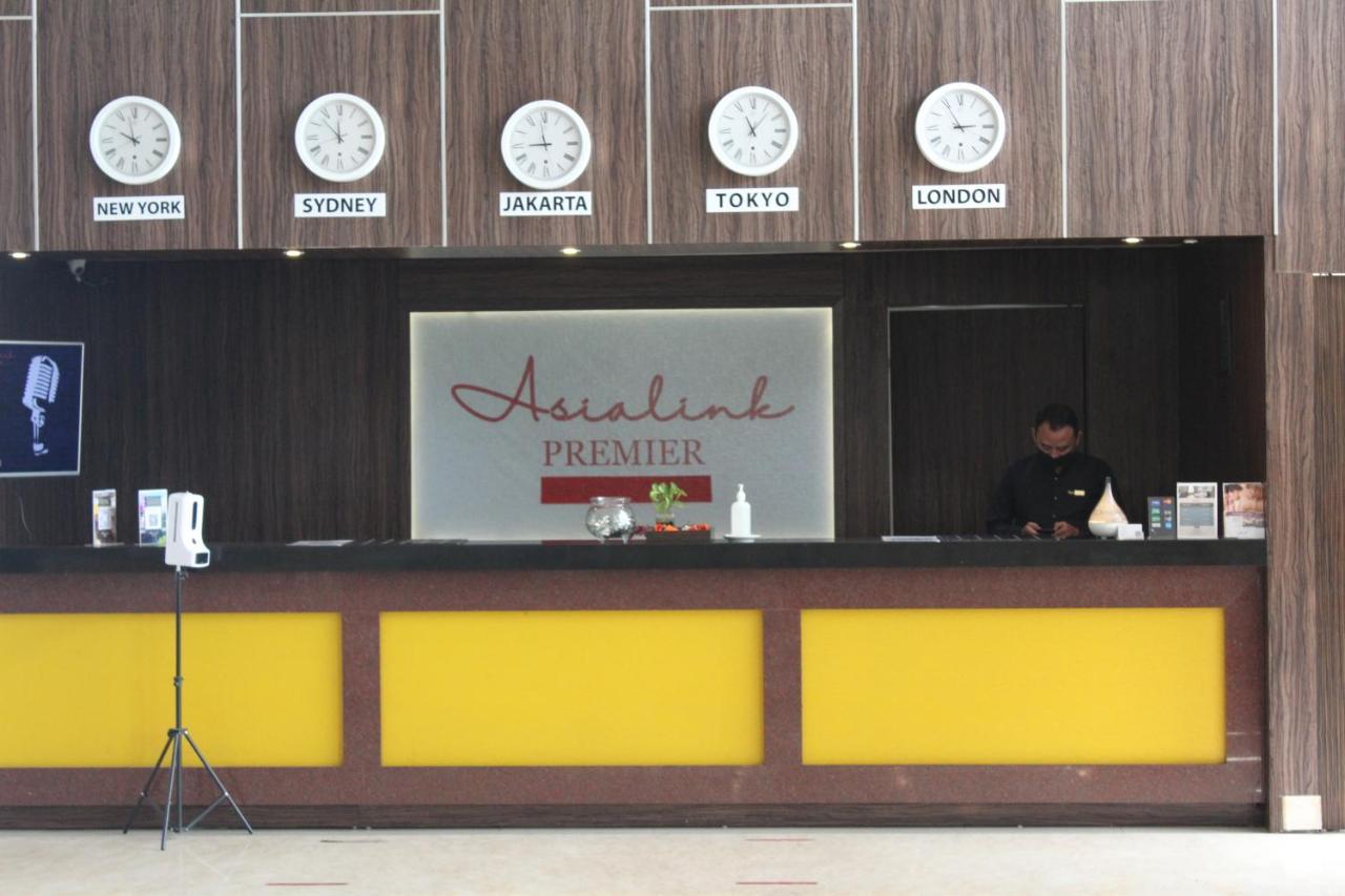 Asialink Premier Karawang Εξωτερικό φωτογραφία