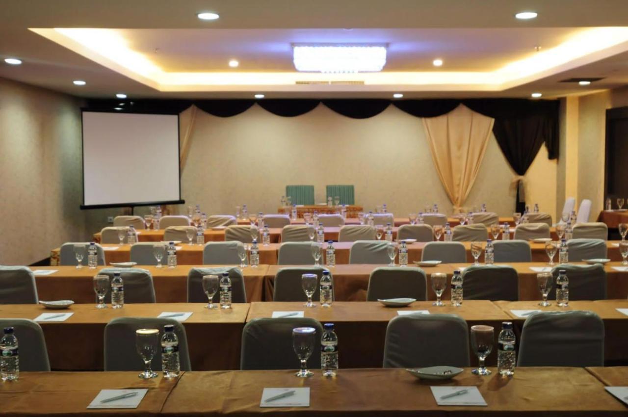 Asialink Premier Karawang Εξωτερικό φωτογραφία