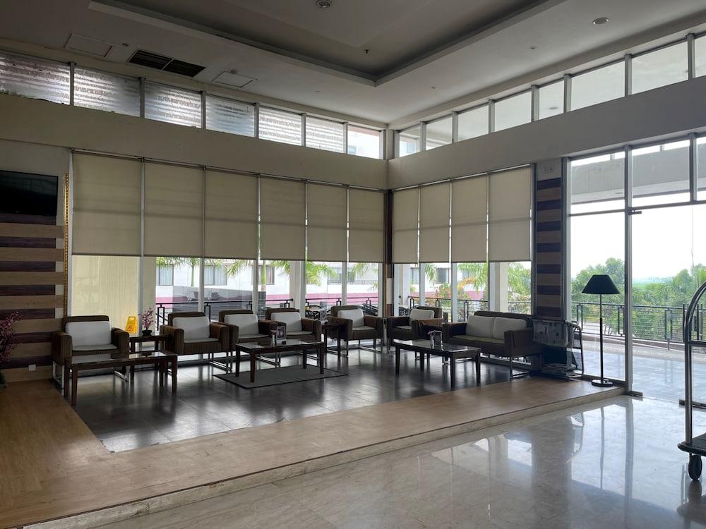 Asialink Premier Karawang Εξωτερικό φωτογραφία