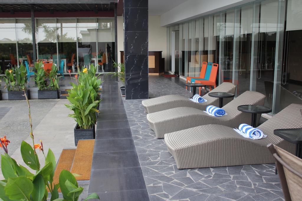 Asialink Premier Karawang Εξωτερικό φωτογραφία